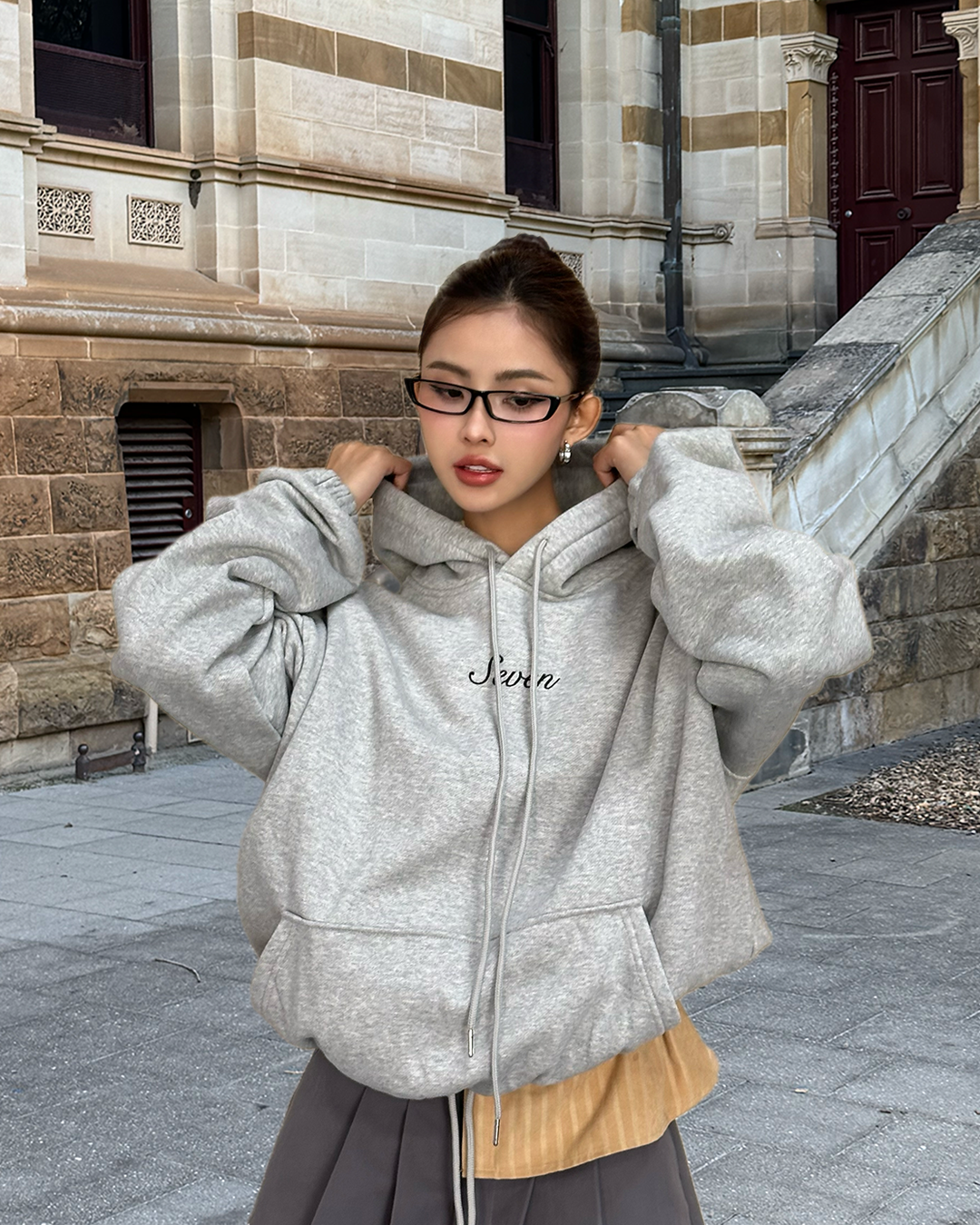 Seven Embroid Hoodie - Concrete Cloud
